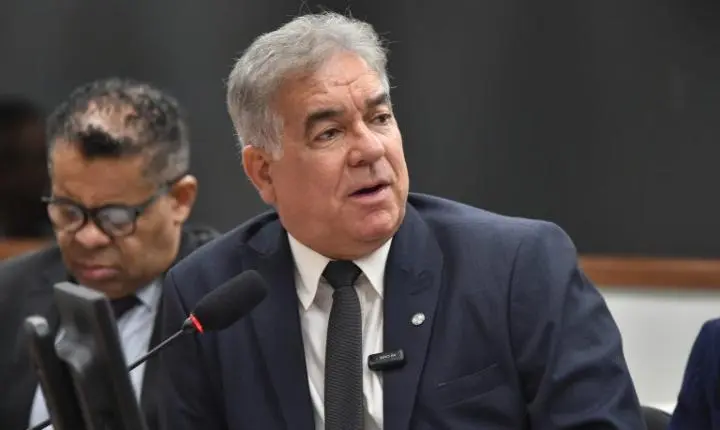 Projeto autoriza aulas de direção em carros automáticos nas autoescolas