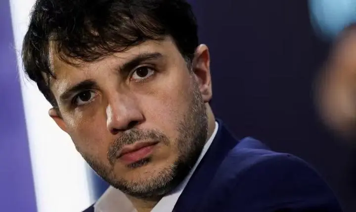 Redes sociais de Renan Santos voltam ao ar após Toffoli liberar campanha digital