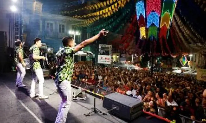 São João da Bahia 2026 bate novo recorde, com 2 milhões de turistas e receita de R$ 2,5 bilhões