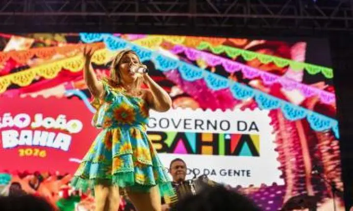 São João no Pelourinho reúne multidão com shows de Canários do Reino, Mastruz com Leite, Falamansa e outras atrações nesta segunda-feira