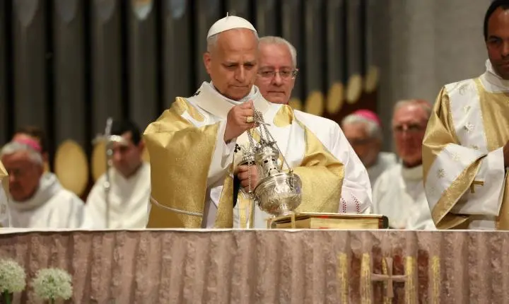 Vaticano excomunga grupo ultraconservador: pode ou não pode missa em latim?