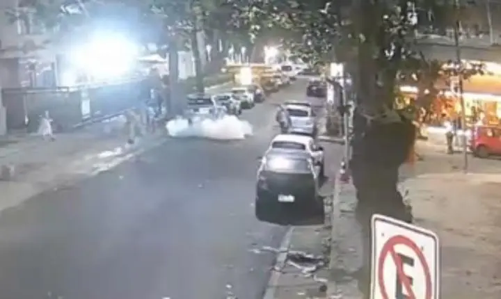 VÍDEO: carro da Seop é atacado com explosivo em Copacabana; prefeito afirma que trata-se de represália ao 'Tolerância Zero'